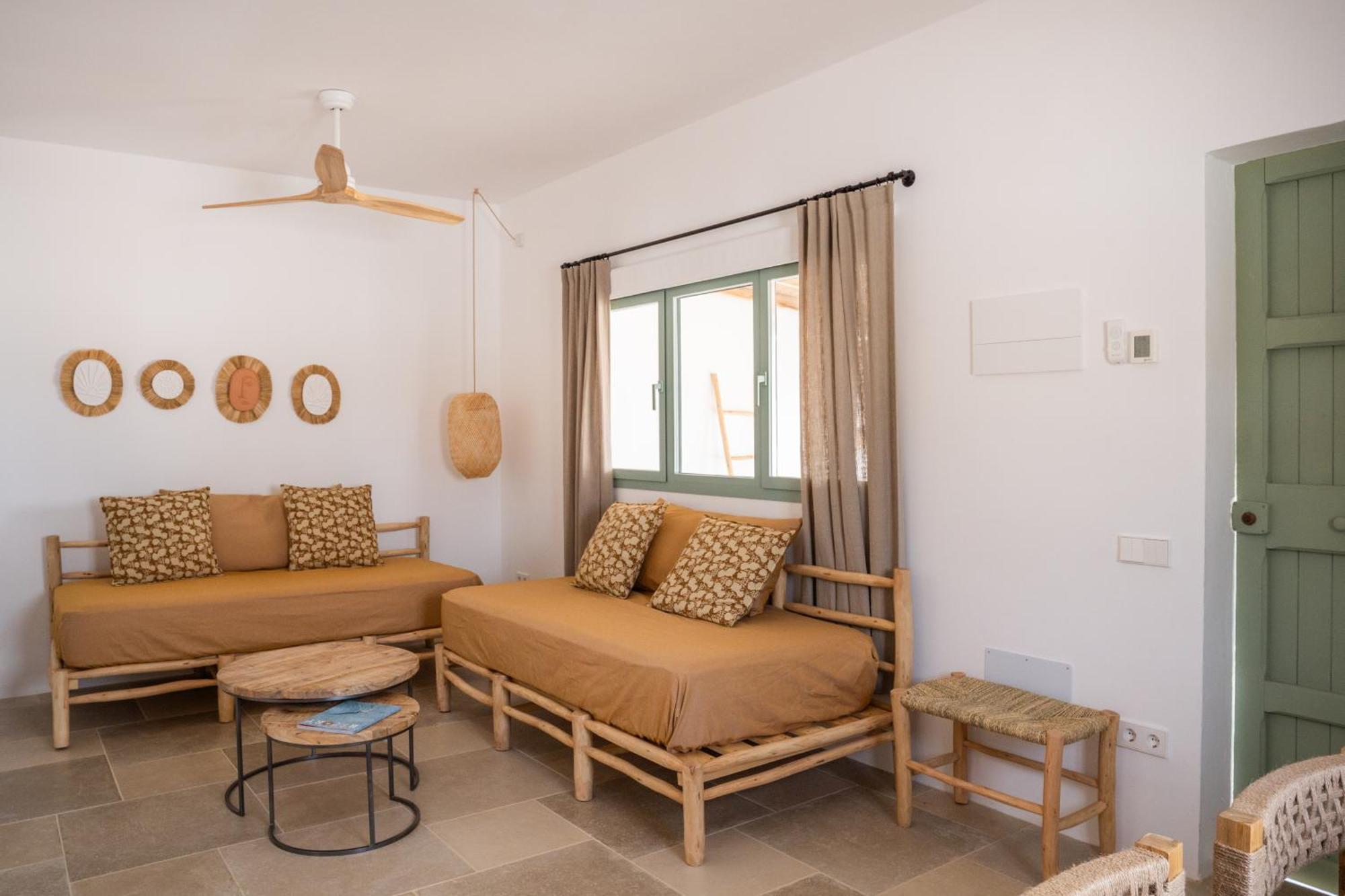 Apartamentos Punta Rasa Кала Саона Екстериор снимка